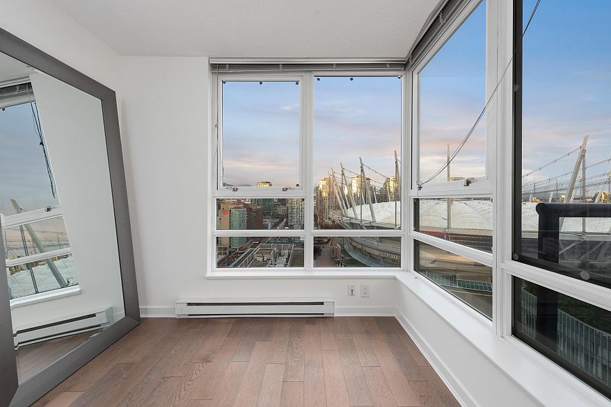 2705 928 Beatty Street