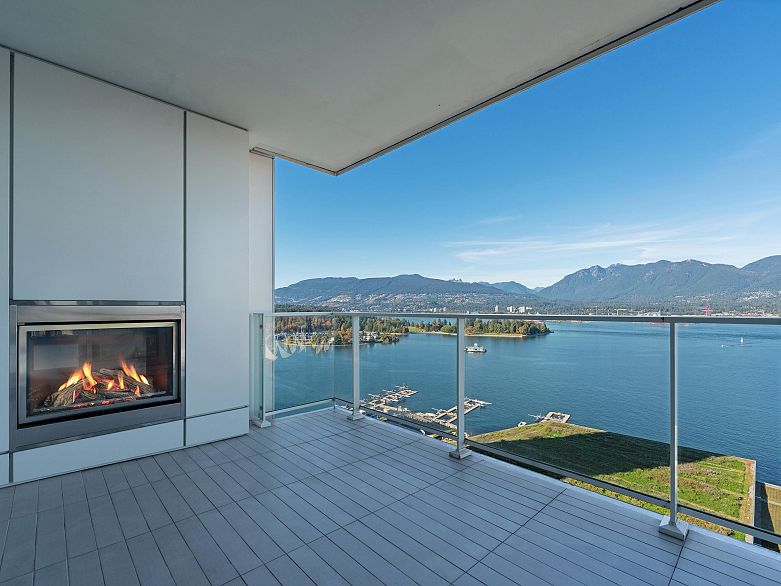 2701 1011 W Cordova Street