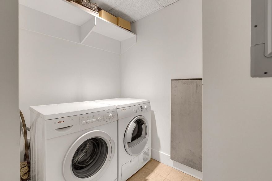 2X09 1111 ALBERNI STREET, Vancouver BC V6E 4V2