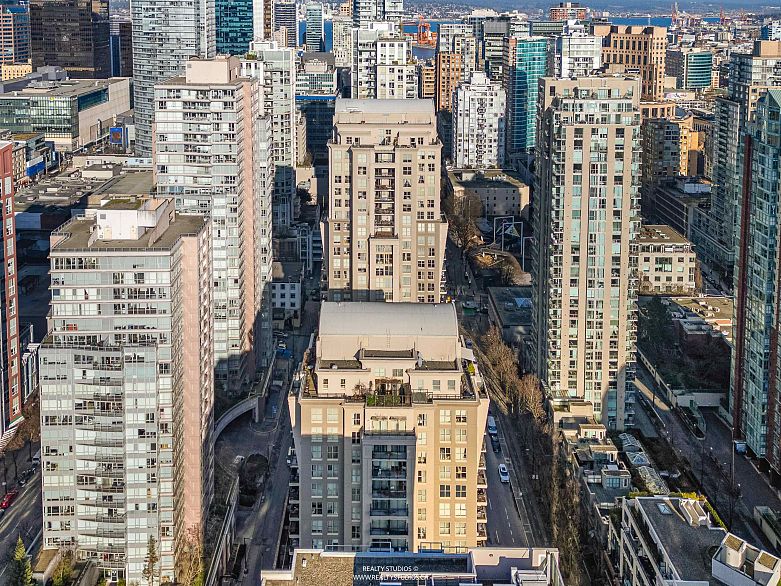 2208 969 Richards Street