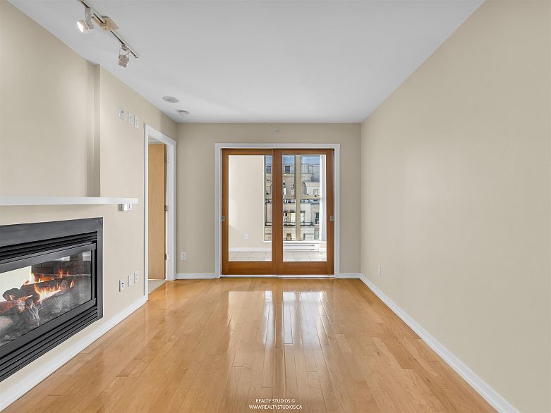 2208 969 Richards Street