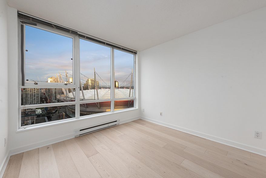 2705 928 Beatty Street