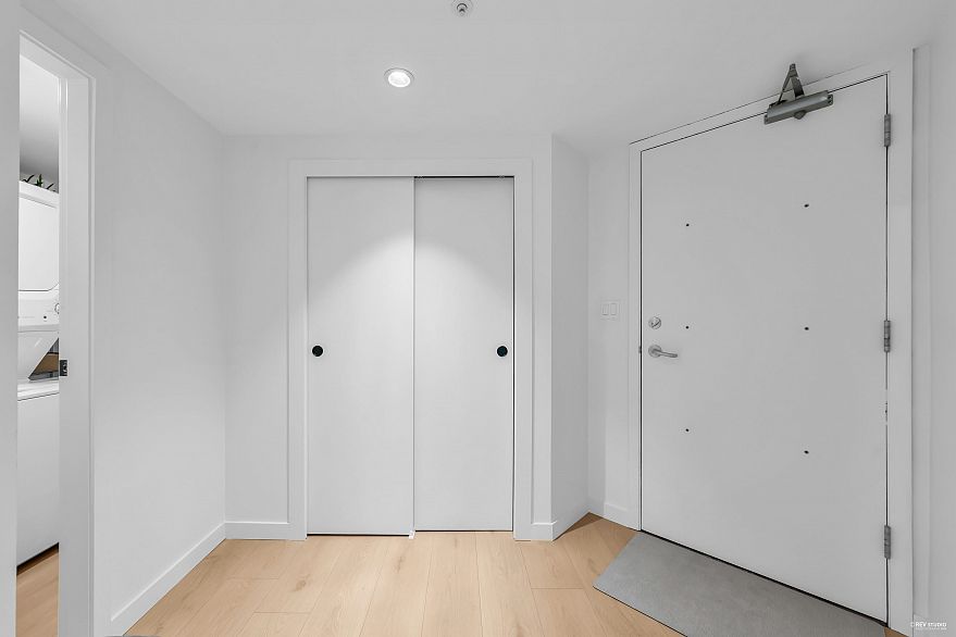 910 1050 Burrard Street