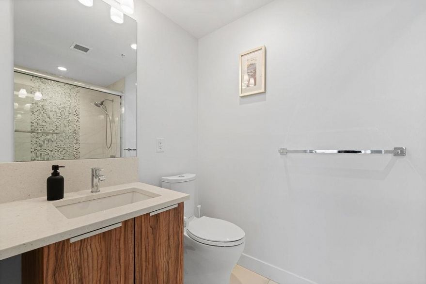 2904 1283 Howe Street