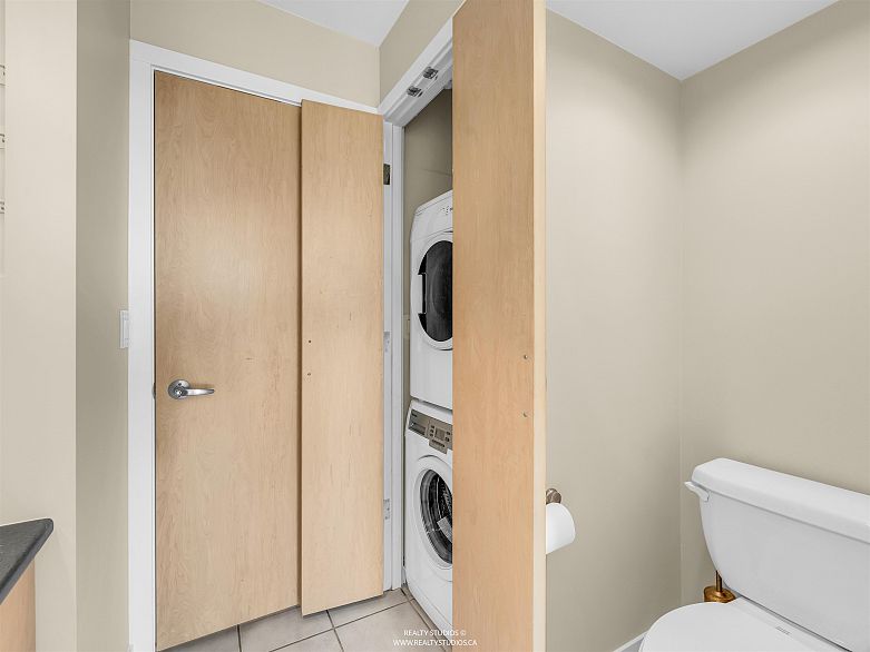 2208 969 Richards Street