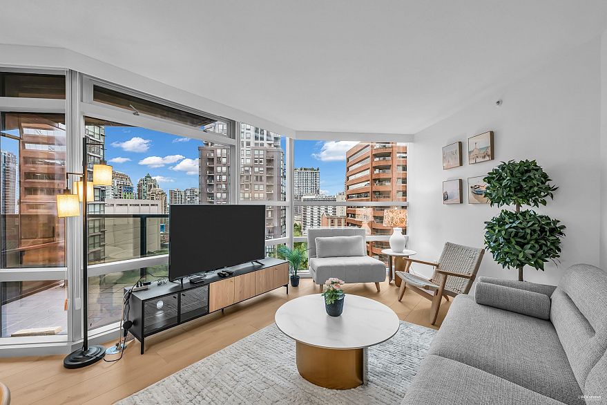 910 1050 Burrard Street