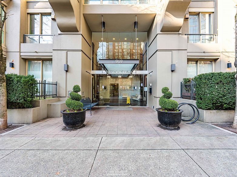 2208 969 Richards Street