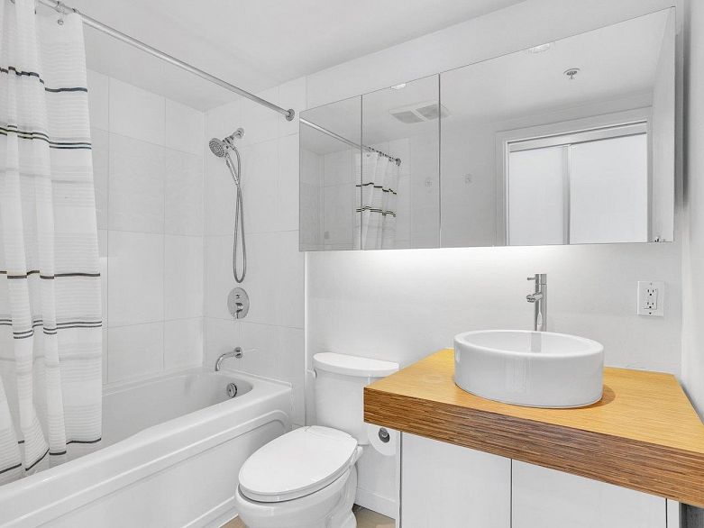 311 168 Powell Street