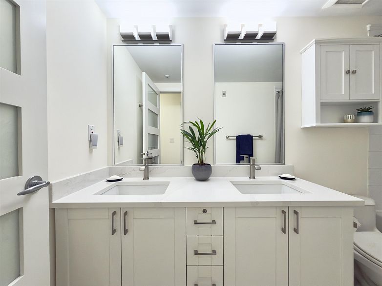 104 2688 Vine Street