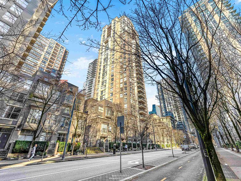 2208 969 Richards Street