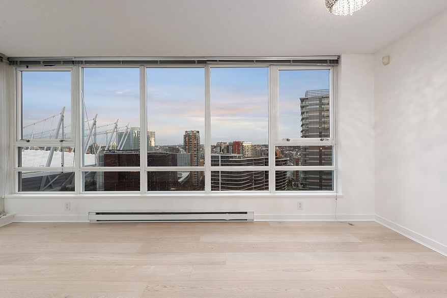 2705 928 Beatty Street