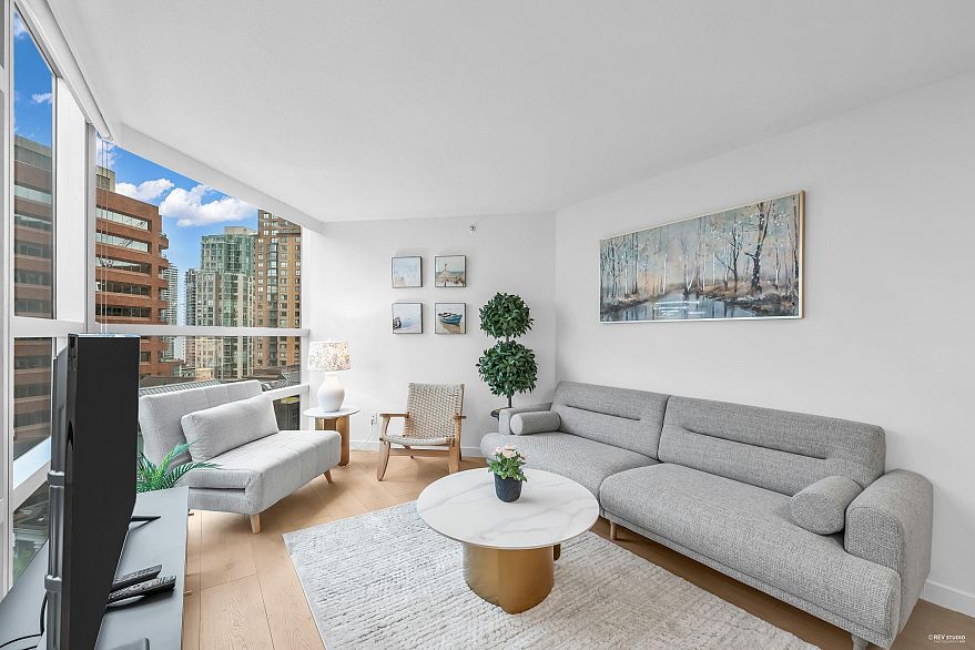 910 1050 Burrard Street