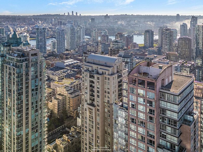 2208 969 Richards Street