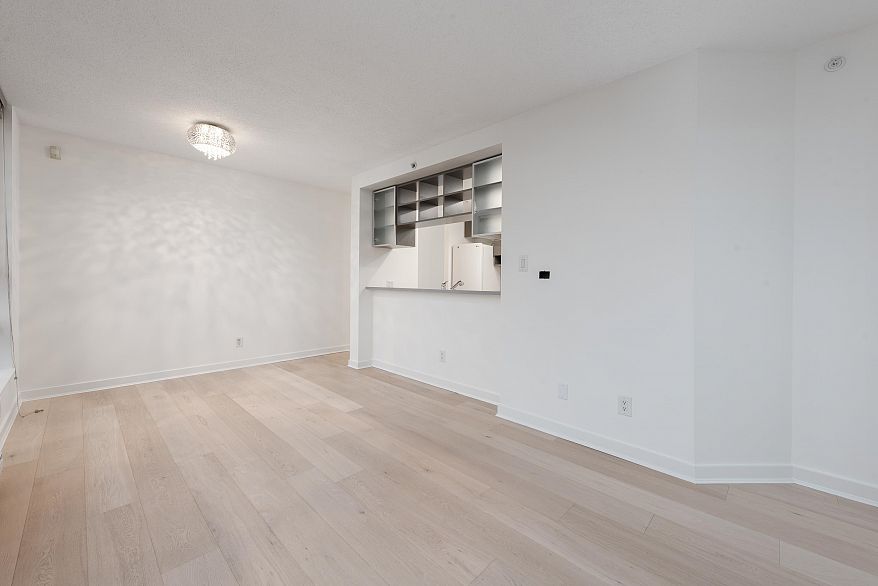 2705 928 Beatty Street