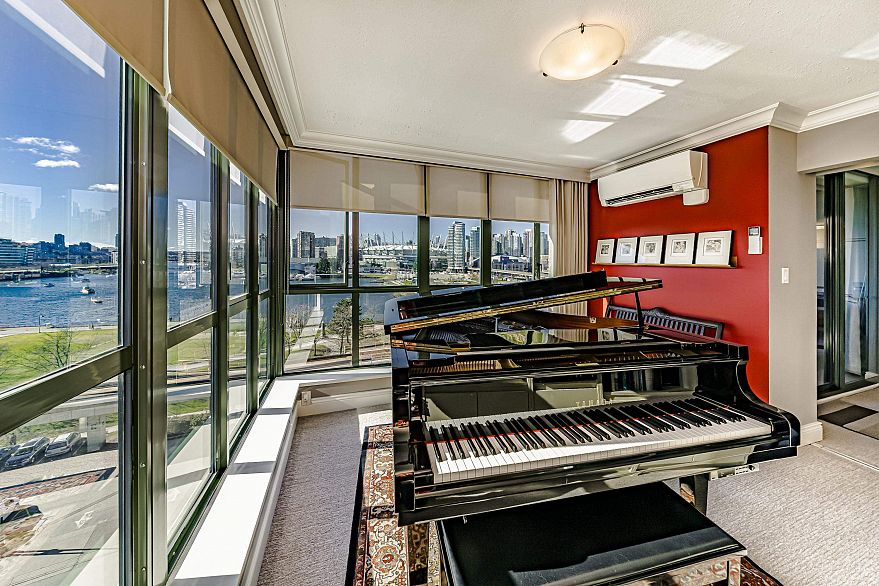 806 1088 Quebec Street