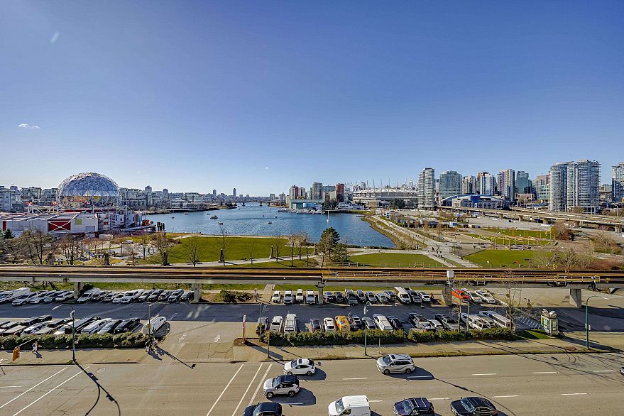 806 1088 Quebec Street