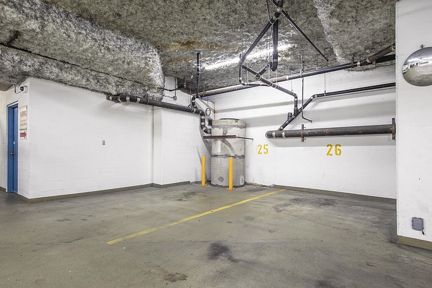 908 1010 Howe Street