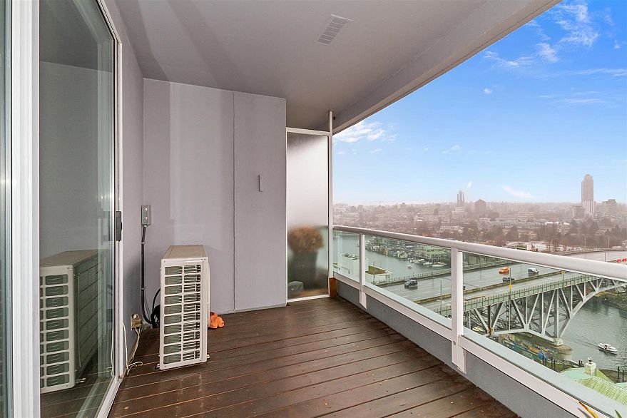 2302 1500 Howe Street