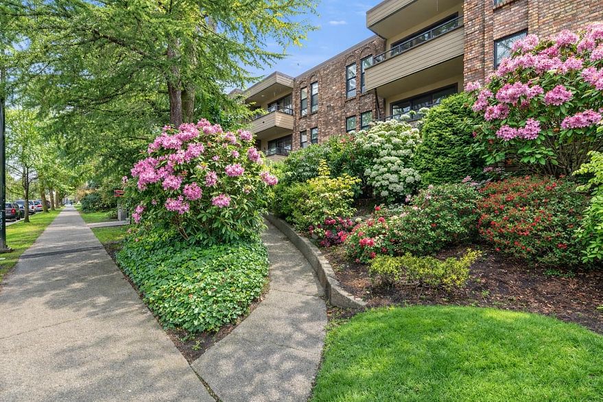 305 1266 W 13th Avenue