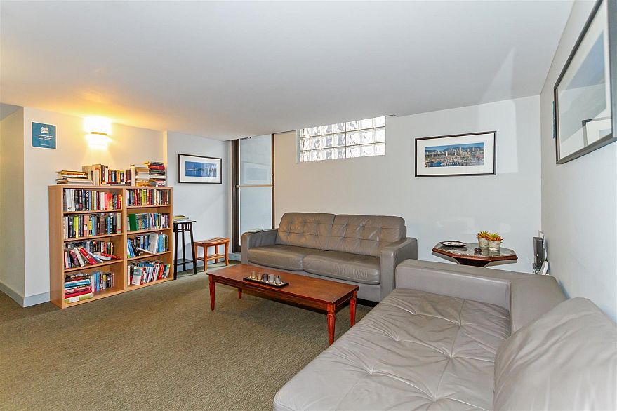 2302 1500 Howe Street