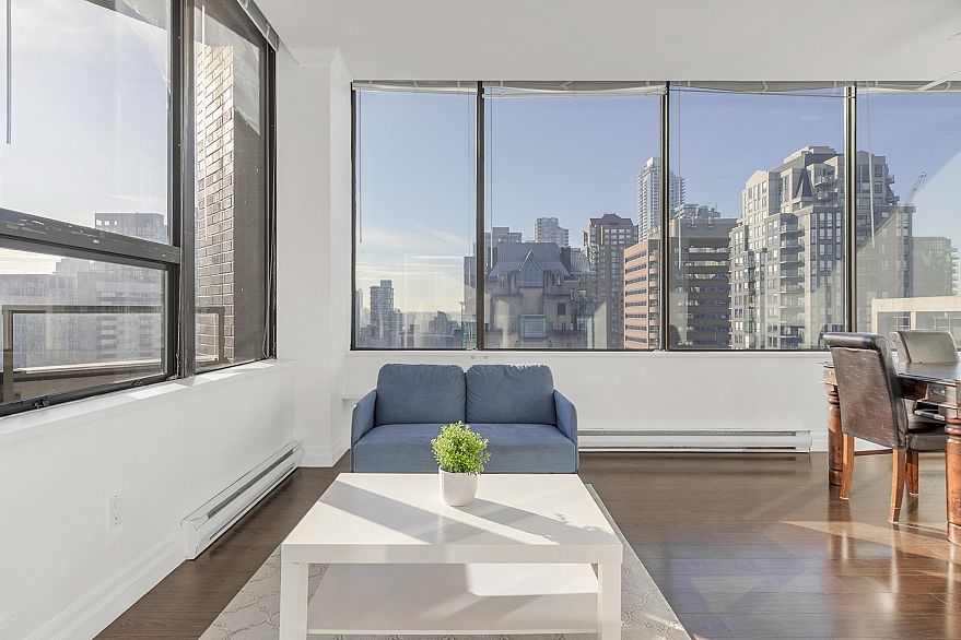 908 1010 Howe Street