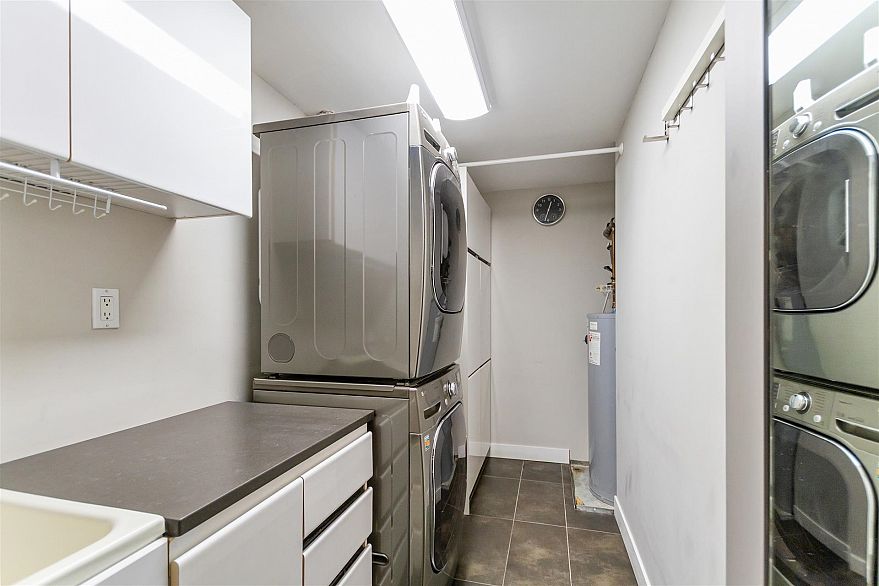 2302 1500 Howe Street