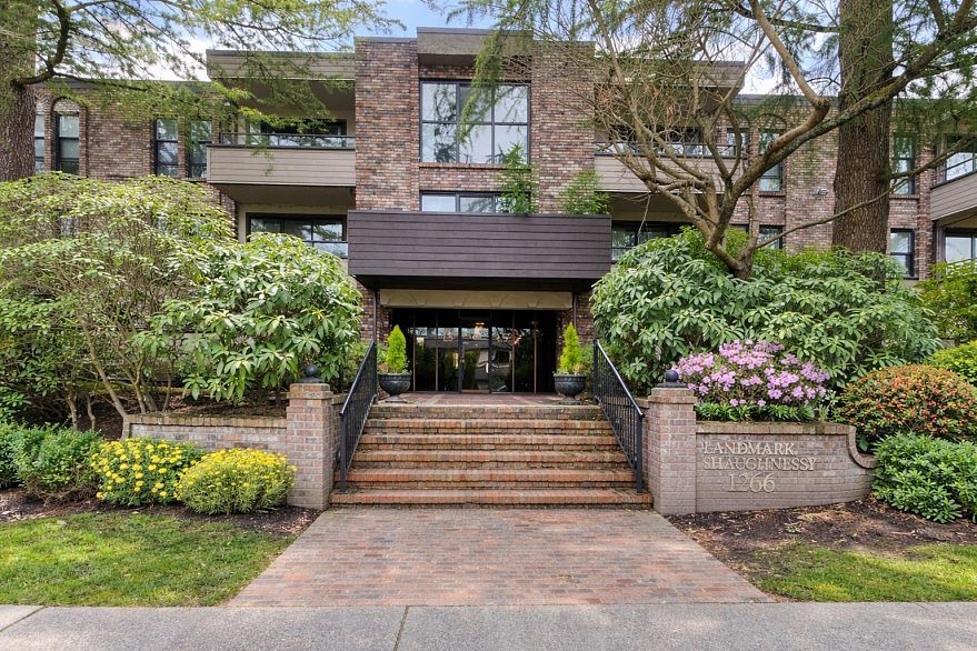 305 1266 W 13th Avenue