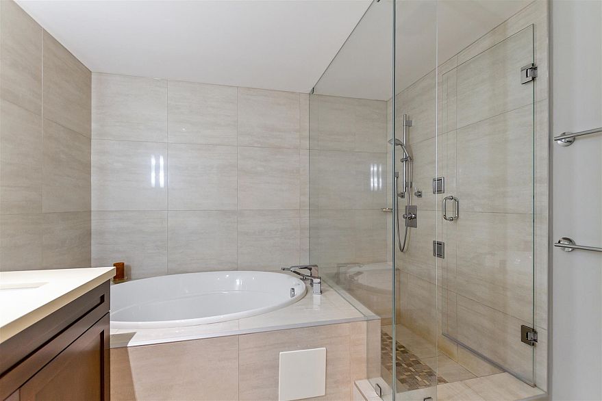 2302 1500 Howe Street