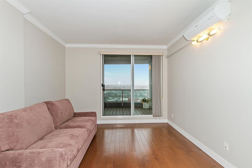 2302 1500 Howe Street