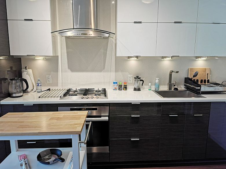 232 1777 W 7th Avenue