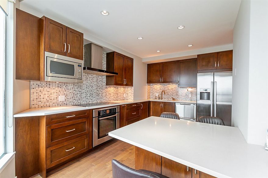 2302 1500 Howe Street