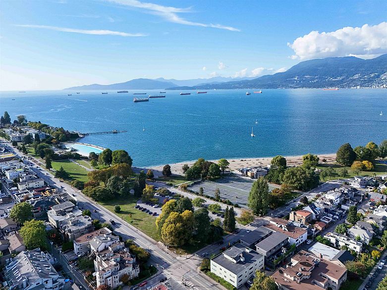 1346 Laburnum Street