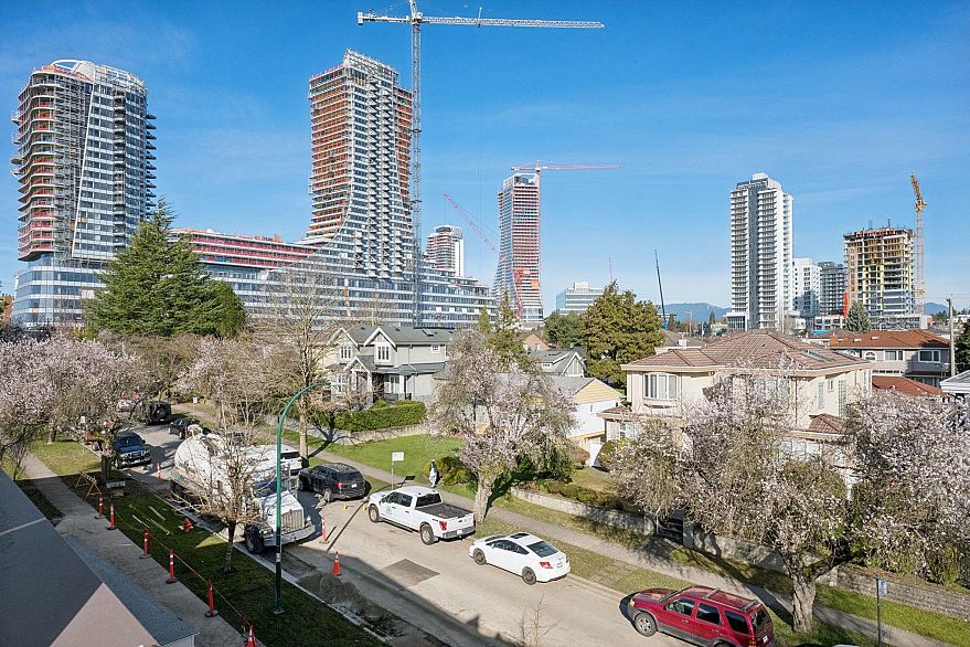 202 378 W 45th Avenue