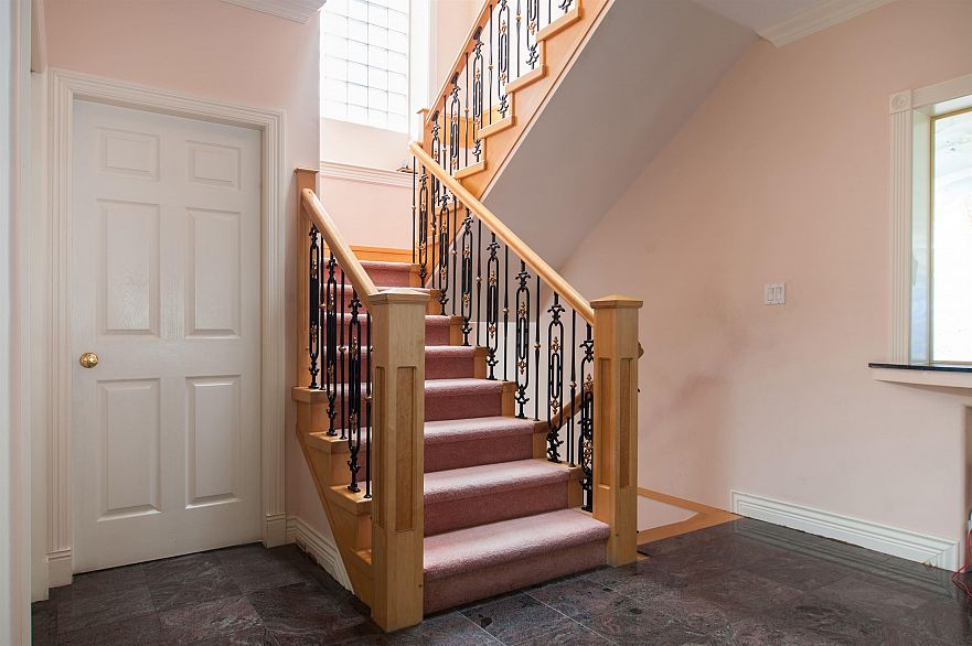 2288 Fraserview Drive