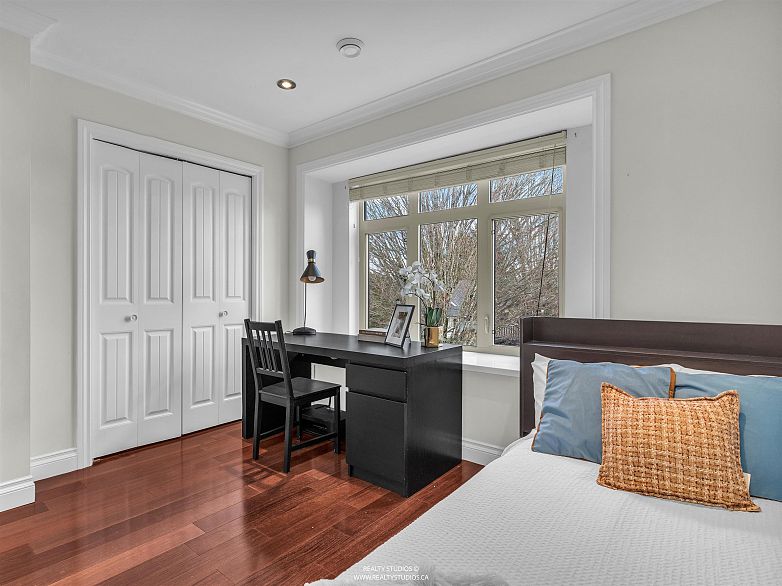 6387 Prince Albert Street