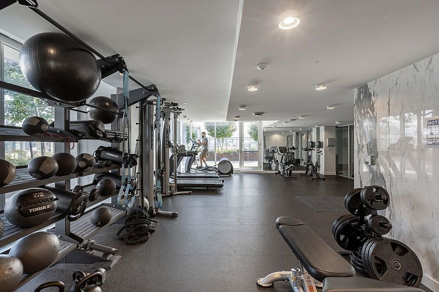 2002 1111 Richards Street