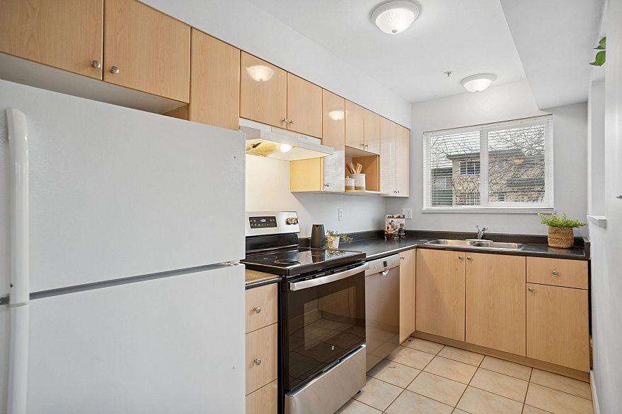 201 1099 W 71st Avenue