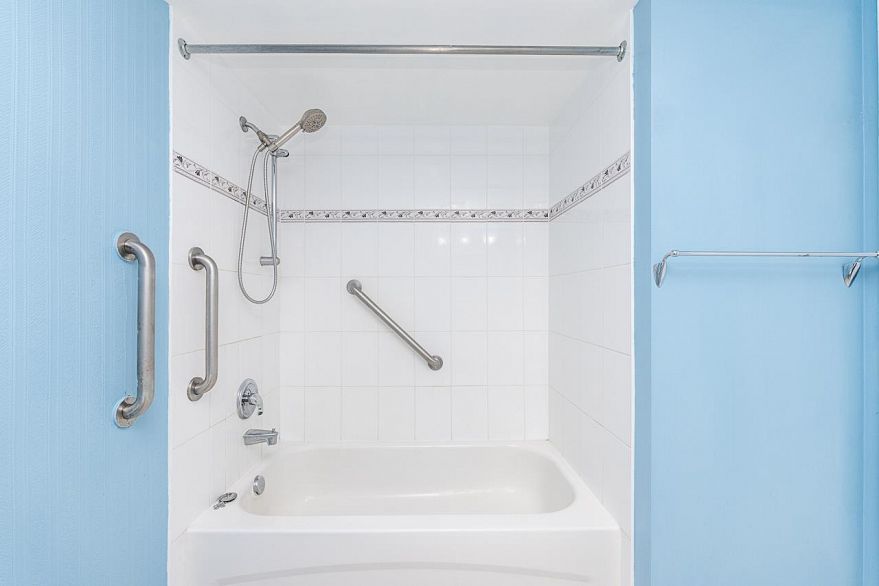 211 2101 Mcmullen Avenue