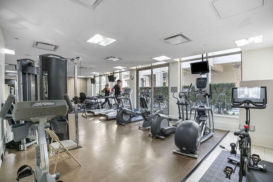 1802 1055 Richards Street