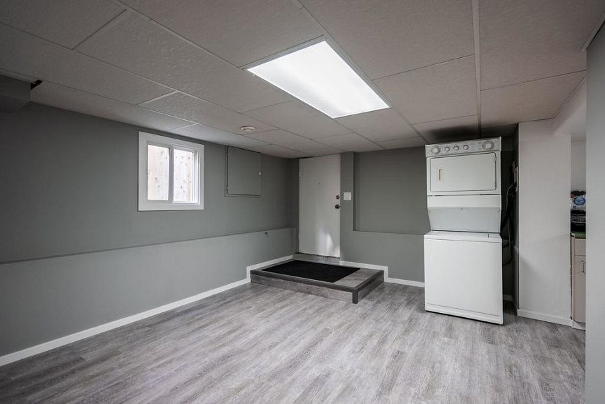 2867 E Georgia Street