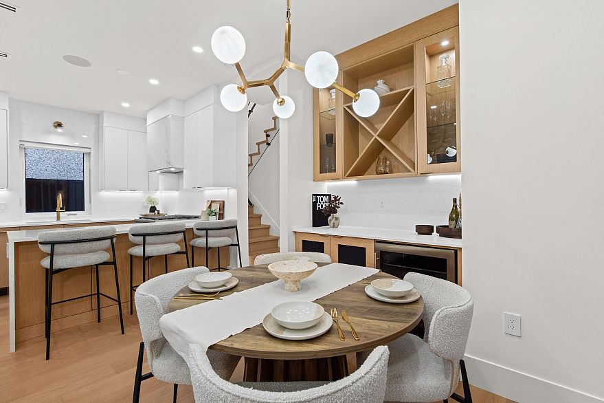 1 4549 W 11th Avenue