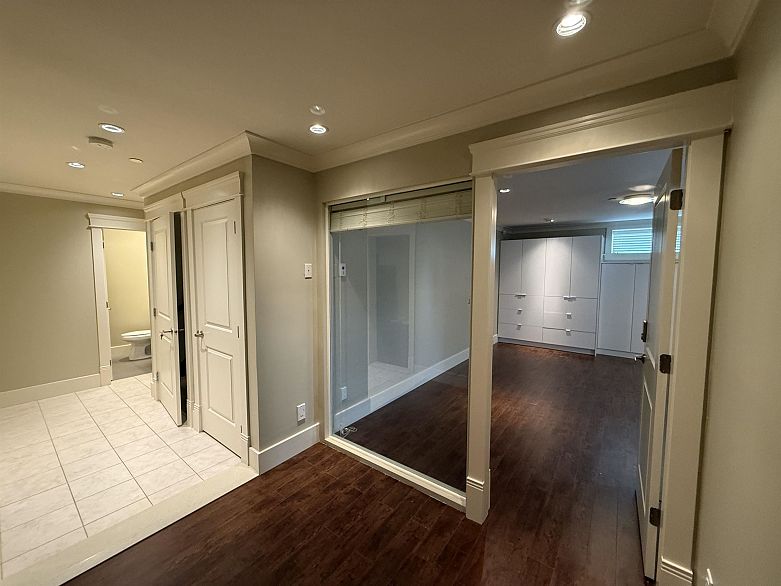 7689 Jasper Crescent