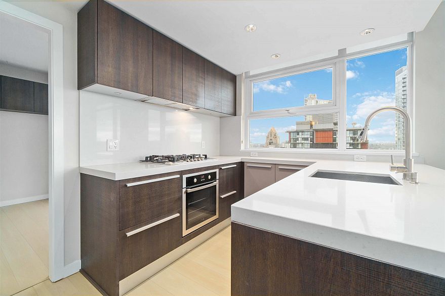 2307 1351 Continental Street