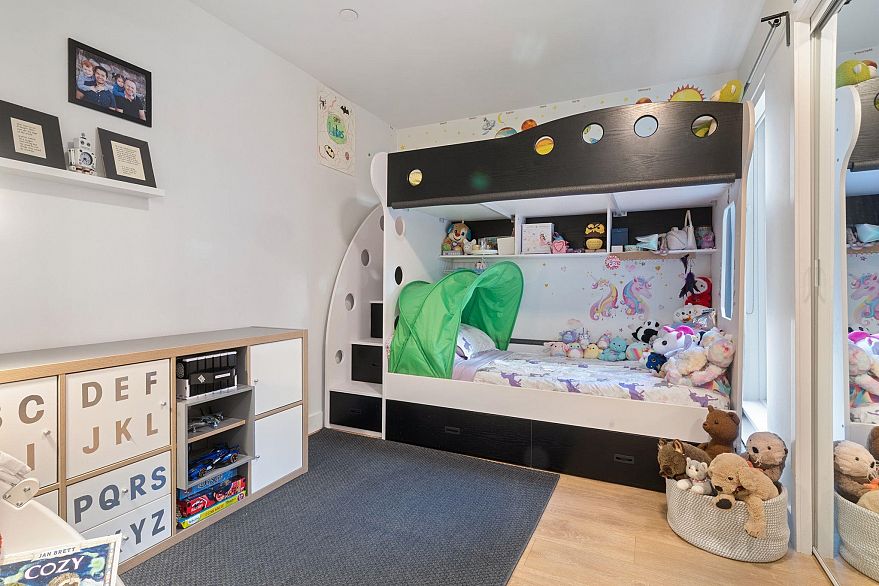 102 1924 Comox Street