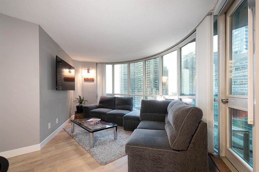 806 555 Jervis Street