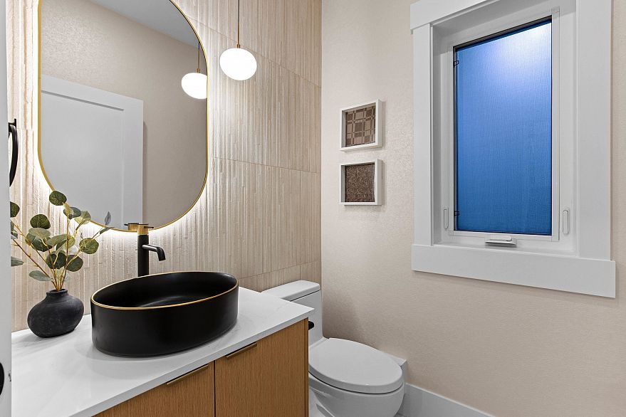 1 4549 W 11th Avenue