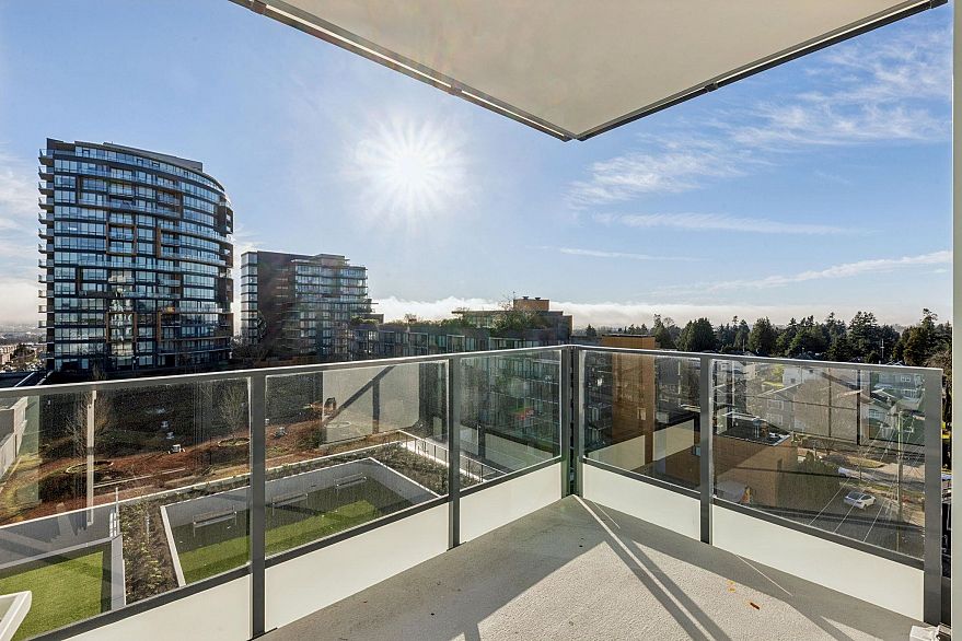 606 8415 Granville Street