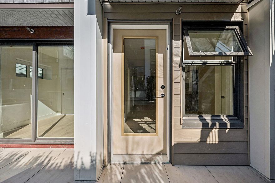 105 378 W 45th Avenue