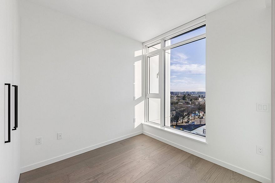 606 8415 Granville Street