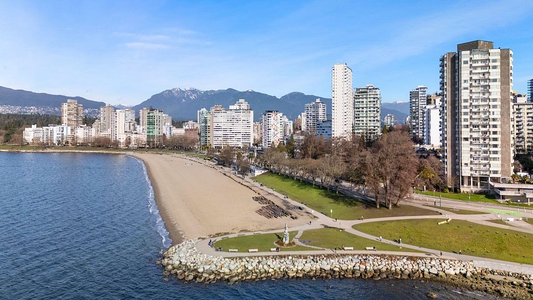 103 1649 Comox Street